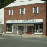 Anna's Restaurant in Narrows
