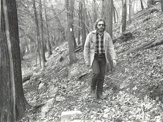 bob-leone-walking-on-the-trail bob-leone-walking-on-the-trail