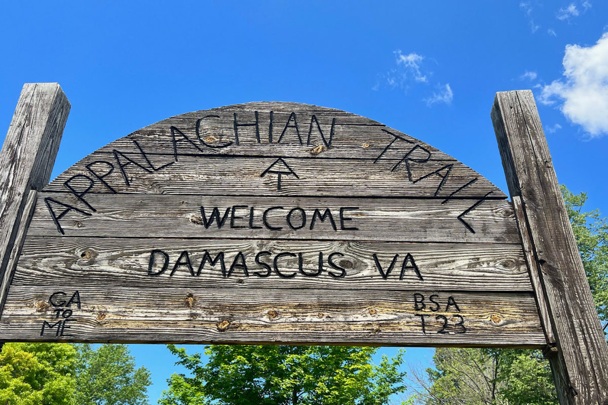damascus-at-welcome-sign-2_kristi-mcfarlin damascus-at-welcome-sign-2_kristi-mcfarlin
