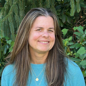 Cinda Waldbuesser professional headshot taken outdoors