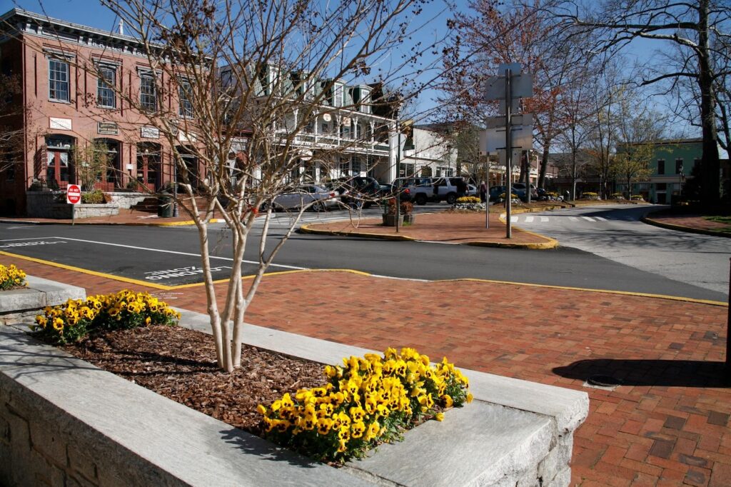 Dahlonega Square